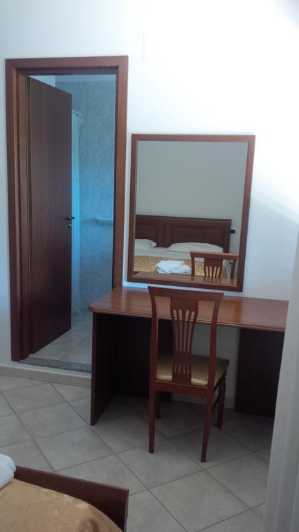 Martirano Del Riccio Hotel الغرفة الصورة